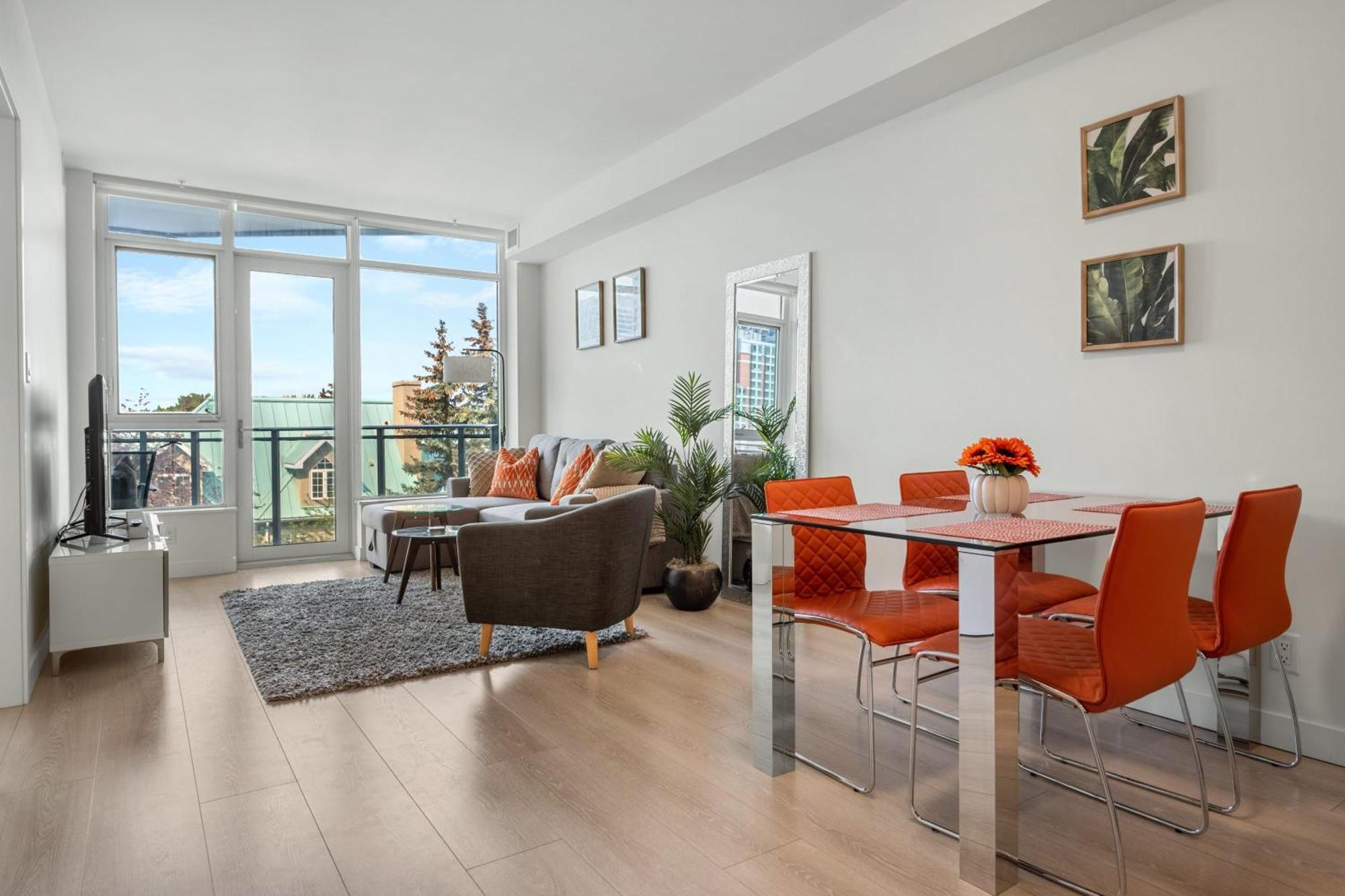 Guest Favorite Riverside Retreat- Walking Trails, Downtown Near Stampede! Free Banff Pass, Wine, Gym, Parking! Calgary Extérieur photo