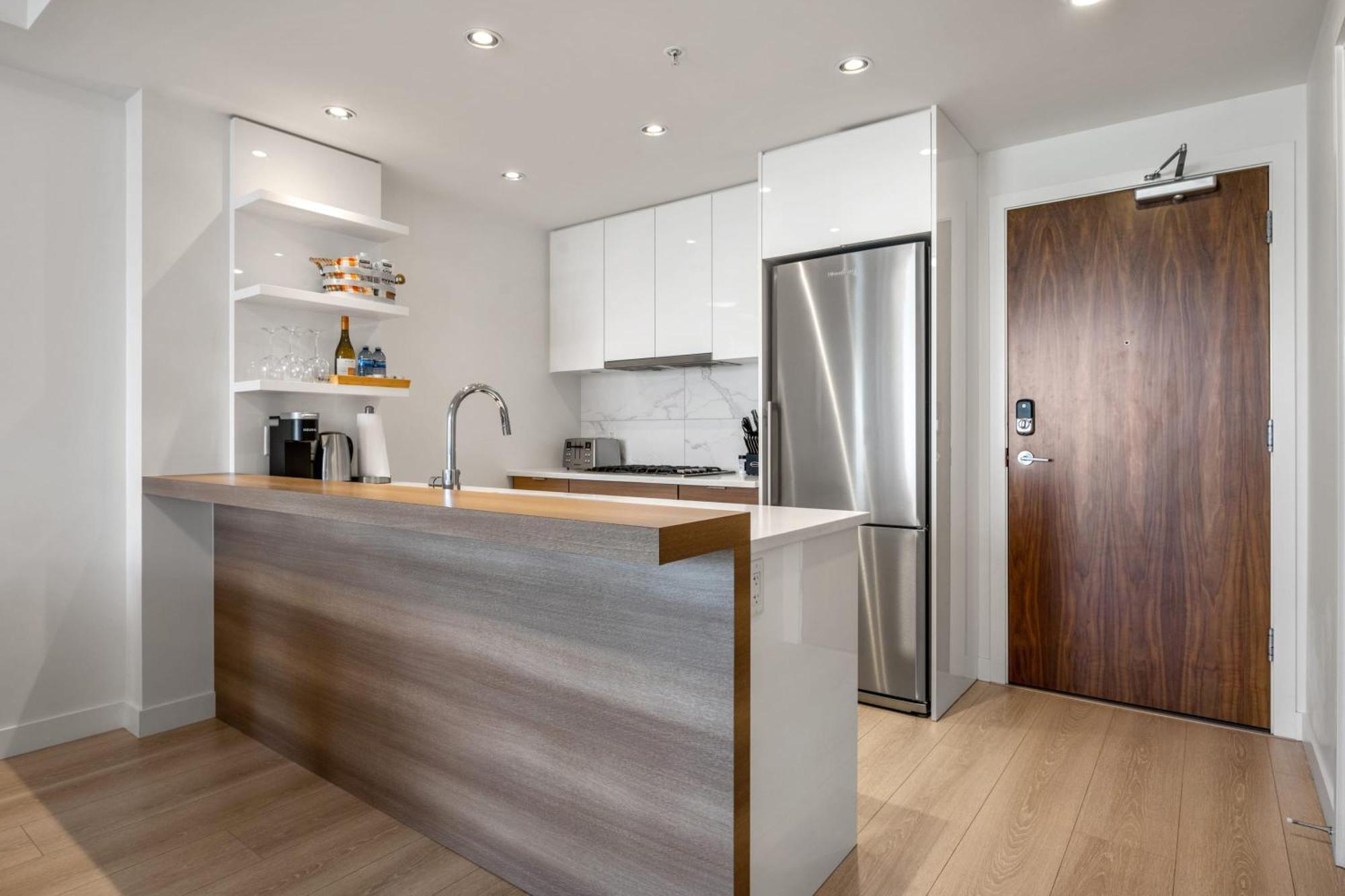 Guest Favorite Riverside Retreat- Walking Trails, Downtown Near Stampede! Free Banff Pass, Wine, Gym, Parking! Calgary Extérieur photo